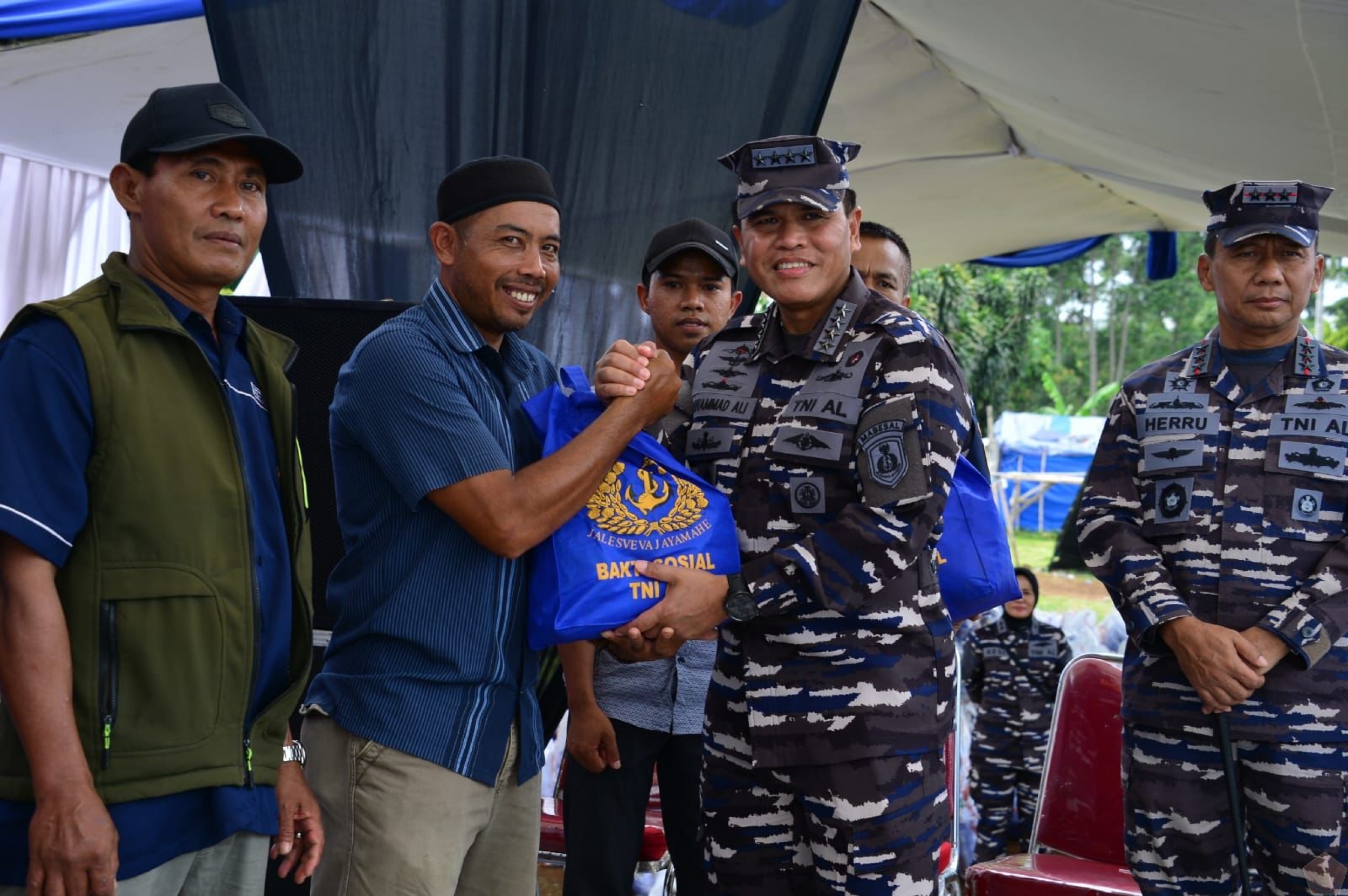 TNI AL Gelar Bakti Sosial Dan Bakti Kesehatan Di Cianjur, Jawa Barat